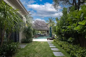 Wanning Riyuewan Shangyi Seaview Surf Apartment - Image 5
