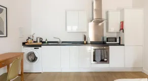 1 Bed Apartment - Redhill Central, Surrey, Gatwick #2 - Image 4