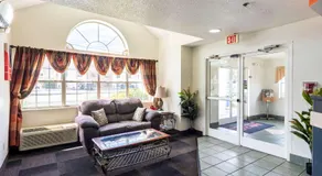 Motel 6 Chattanooga Downtown - Image 2