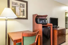 Comfort Inn - Image 4