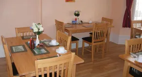 Longfield Guest House - Image 3