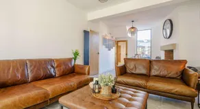 3 Bed House With Hot Tub Great Ayton - TOP Terrace - Image 5
