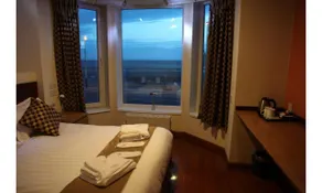New Oceans Hotel - Image 2
