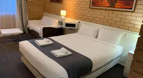 Aspley Pioneer Motel - Image 2