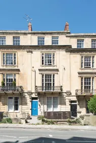 No 64 Georgian House - By Clifton Short Lets - Image 2