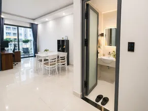 Q7 Riverside Private Room - Shared Apartment - Pool & BBQ - Image 2
