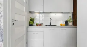 Lovely BOUTIQUE studios 2x1BR nearby Chopin Airport & 15 min to Centre by tram - Image 5