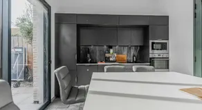 Villa 5 Étoiles avec jardin privé - Image 4