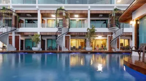 Hotel Villa AoKhanom Beachfront - Image 2