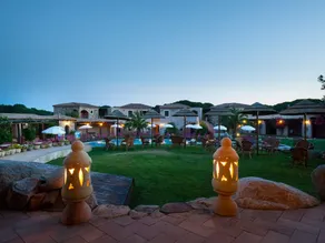 Appartamento con piscina e giardino - Image 3