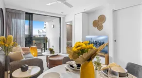 Lux 2BR Apt 5 Stars Hotel Pool Gym 10 min CBD - Image 3