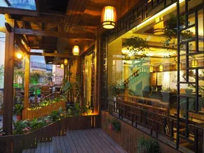 YIhe Lianhua Yanying Hotel - Image 4
