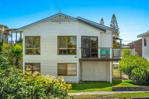 Surfside - Lennox Head - Image 4