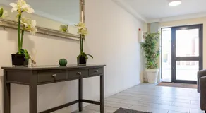2 Bedroom Large First Floor Apartment with FREE Parking - Image 3