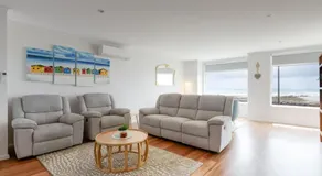 Coastal Luxury with Bass Strait Views - Image 2