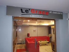 Le Grace Annasalai - Image 2