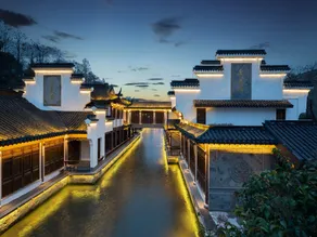 Yihe Riverine Hotel - Image 4