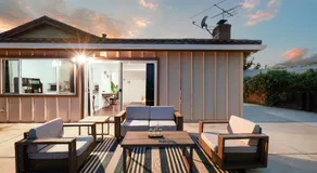 Lakefront 3 Bedroom Retreat with Beautiful Water Views - Image 2