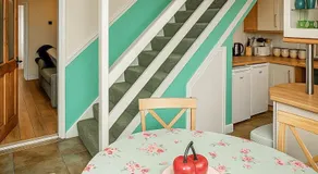 House - Sleeps 8 - Garden - Pet Friendly - Parking - Image 3