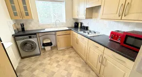 5 Holborn Spacious Home - Image 4