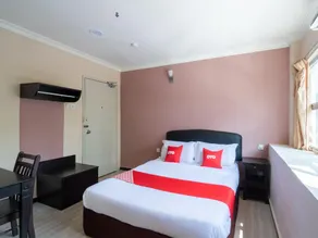 OYO 89844 Green Villa Hotel - Image 2