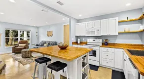 Paradise Palms - Flamingo Suite - Steps to Ocean - 10 min to Downtown! - Image 3