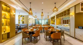 Hangzhou West Lake Hubin Yintai Atour Hotel - Image 2