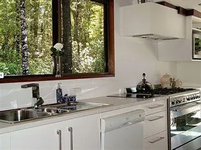 Avarest Bed & Breakfast - Image 5