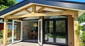 Bungalow avec terrasse et jardin - Image 2