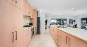 Lazy Breeze Retreat 31 Beach Crescent, Baudin Beach - Image 2