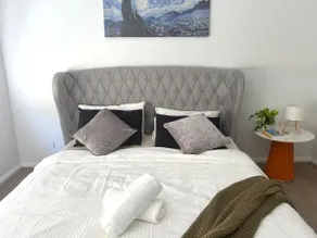 10’ to Airport & CBD/Brand New/Luxe Retreat Home - Image 2