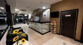 Signature Hotel - Image 2