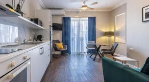Park Lane Boutique Aparthotel - Image 5