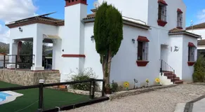 Agradable casa con piscina en la serranía. - Image 3