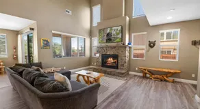 The Maple Ridge Hot-Tub and BBQ and Game Room! - Image 3