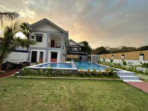 Duran Pool & Guesthouse - Image 2