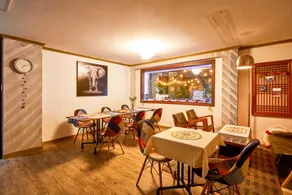 California Hotel - Image 5