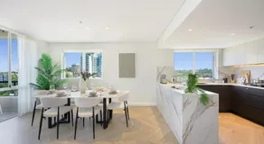 Luxury Harbour View Escape Steps to Ferries & CBD - Image 3