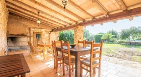 Lodge avec terrasse, piscine et barbecue | Vue jardin - Image 2