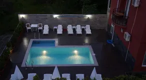 Gold Guest House - Image 2