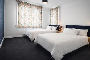 3 Bed Apartment House in Kirkcaldy Fife - Serviced accommodation For Corporate , Business , Tourists , Secure, Parking , WiFi - Image 2