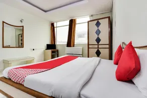 OYO 45398 Kunal Hotel - Image 2