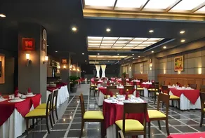 Sapadia Hotel Parapat - Image 4