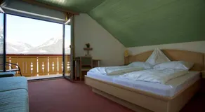 Hotel Pension Sonnenuhr - Image 2
