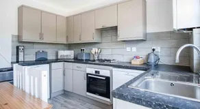 Larkfield - 3 Bedroom Holiday Home - Penally - Image 3