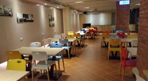 Sendale Zhubei Business Hotel - Image 4