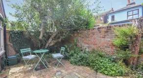 Unique period one bedroom house in Colchester - Image 4