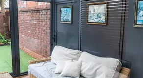 Vyn's Holiday home - Sleeps 6 - Image 4