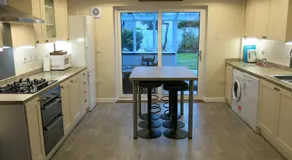 3 Bedroom Home with Welcome Breakfast near Beaches - Image 4