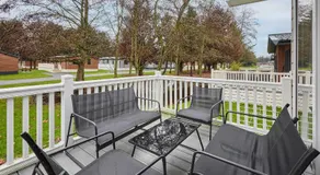 Graceland Lodge with Hot Tub - Image 5